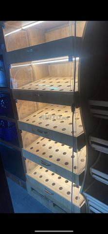 Les présentoirs en bois de l'importation 