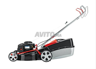 Tondeuse à gazon  جزازة للعشب