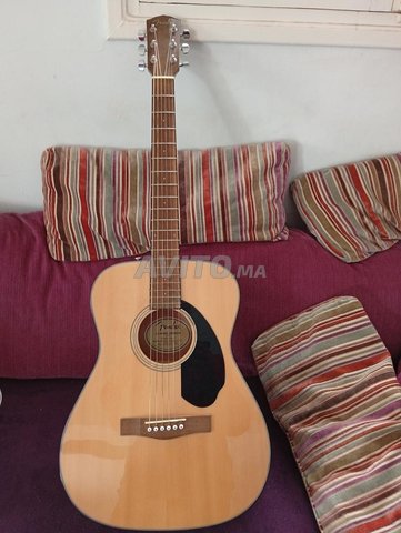 Guitare Fender folk