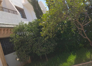 فيلا للبيع في حي الداخلة المساحة 260  ل