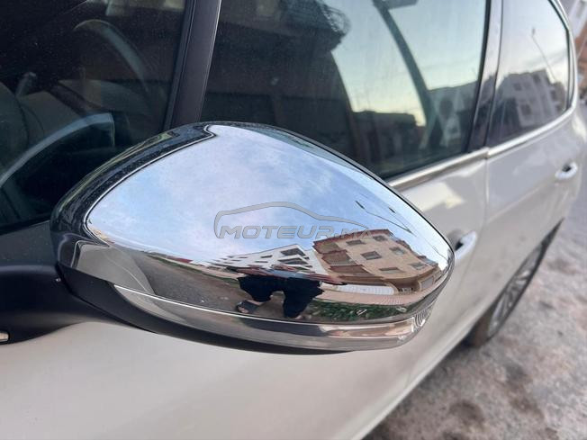 Peugeot 208 en très bonne état 
