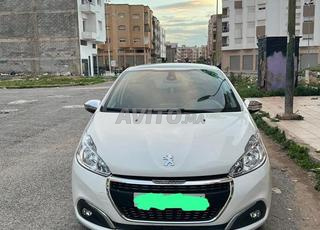 Peugeot 208 en très bonne état 