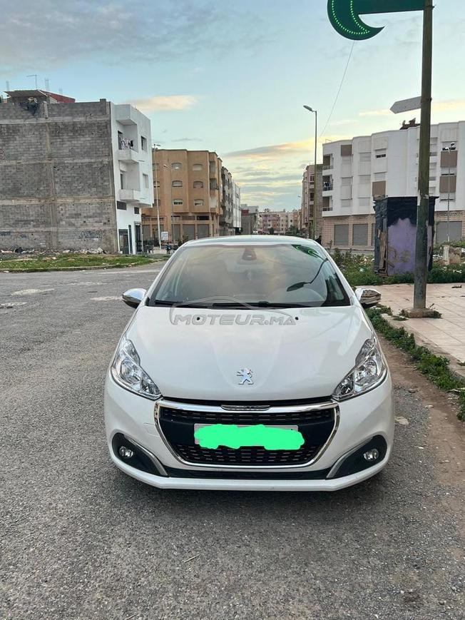 Peugeot 208 en très bonne état 
