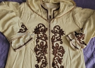 Djellaba 2 pièces, travail à la main chez le tailleur