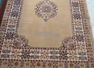 Un tapis blanc cassé 