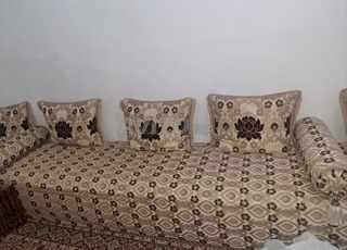 صالون للبيع