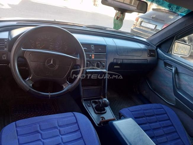 Mercedes-Benz 220