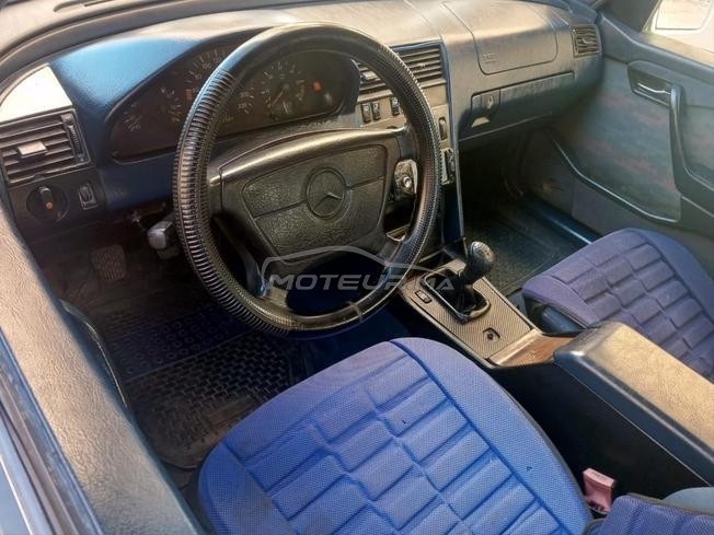 Mercedes-Benz 220