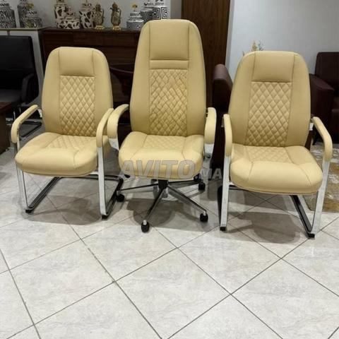 🪑أثاث مكتبي فاخر…لأن التفاصيل الصغيرة تصنع الفرق 