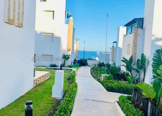 شقق للبيع 80 m² في الفنيدق