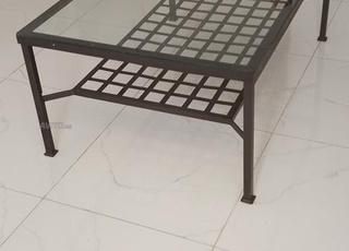 Table de salon métal et verre