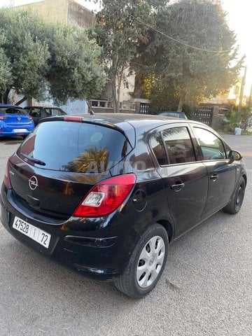 Opel Corsa Essence Manuelle 2011 à Casablanca