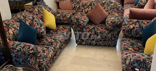 Fauteuil fleuri tres bon etat