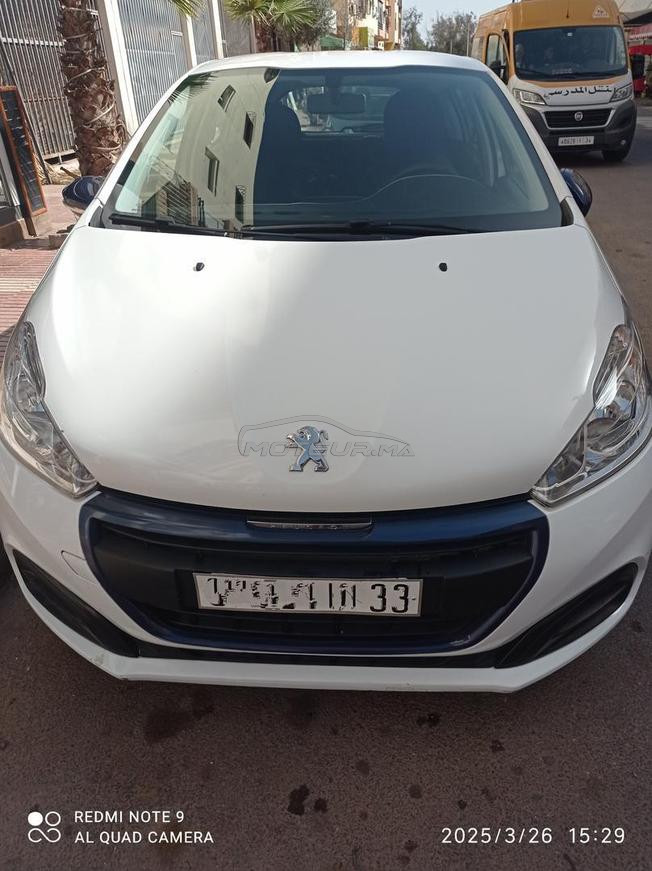 Peugeot 208 Essence Manuelle 2016 à Agadir