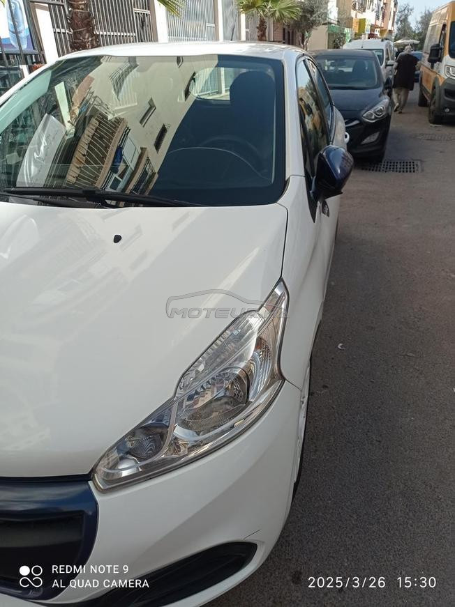 Peugeot 208 Essence Manuelle 2016 à Agadir
