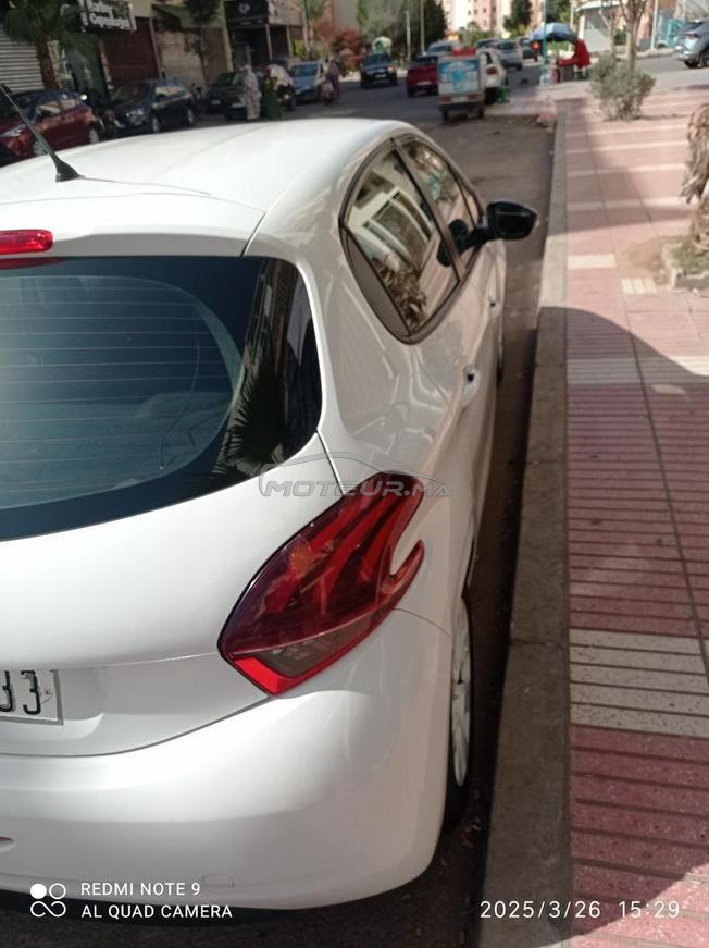 Peugeot 208 Essence Manuelle 2016 à Agadir