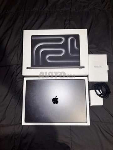 macbook pro 16 inch m3 pro 18 gb ram et 512 SSD 