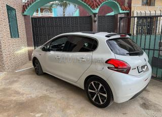peugeot 208 1.6 hdi 90cv