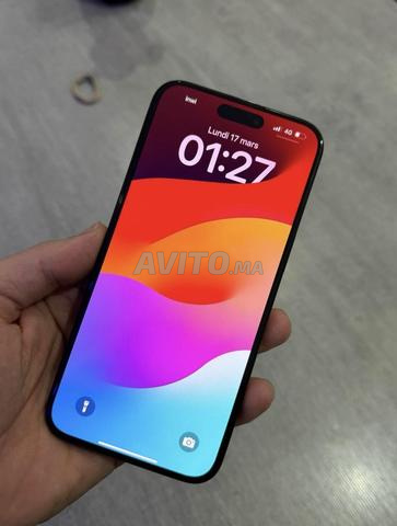 Iphone 15 pro max Batterie 98 Aucune rayure 