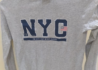 T-shirt original NYC H&M pour enfant âgé 8/10 ans