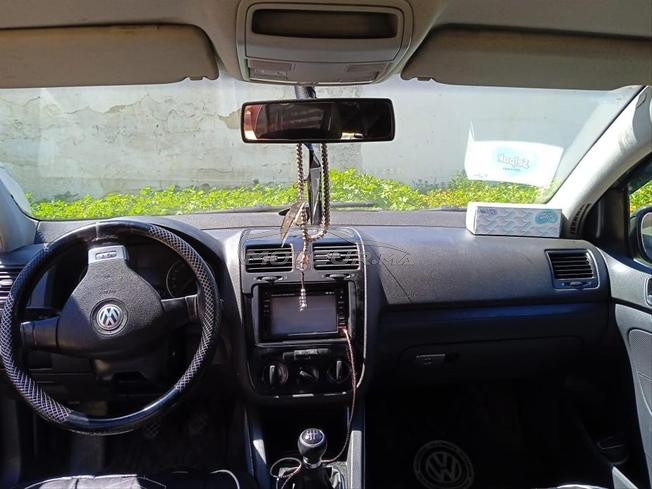 Volkswagen Golf5 موديل 2005 مزال نقية