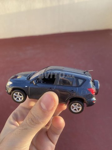 miniature voiture Toyota Rav4 