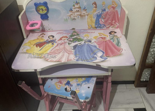 Different article pour enfants et maidon