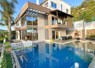 فيلا فاخرة للكراء في موقع استراتيجي ب طنجة