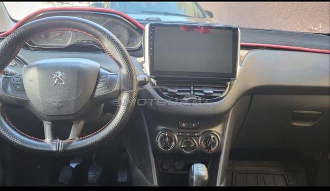 pegeut 208 model 2014 essance 