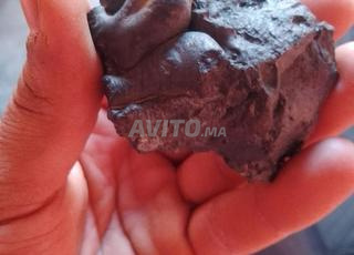 نيزك ضخم اسود 