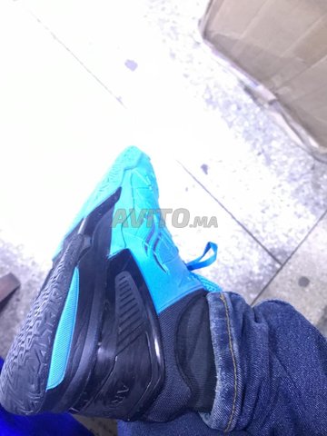Chaussures de tennis 500dhs taille 44