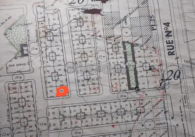 بقعة 100 متر للبيع فبوجنيبة قرب الشاطو موقع ممتاز
