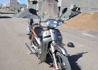 Rymco Super cub a vant