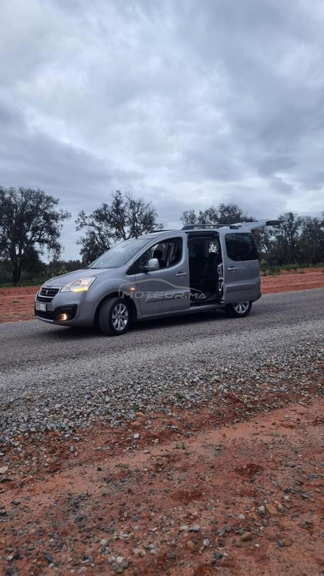 Peugeot Partner Diesel Manuelle 2019 à Kénitra