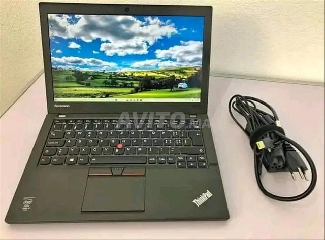 Lenovo i7 Ram 8 Disc 256 SSD écran 14