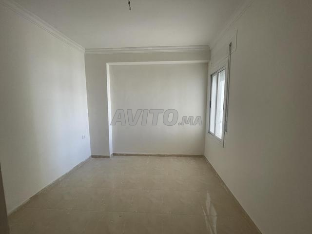 تقدم شقة للشراء بالقرب من المحطة الجديدة للنقل في طنجة.