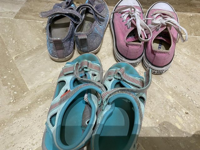Lot de chaussures fille bon état