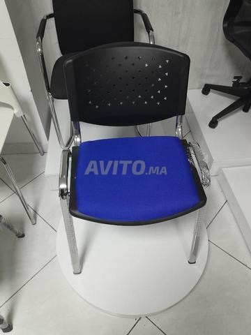 chaise visiteur avec 4 piètement métallique chromé