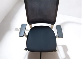 📌Chaise Sedus Quarterback à roulettes blanche et noire