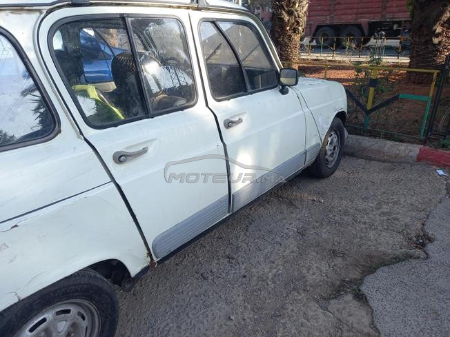 Renault r4 