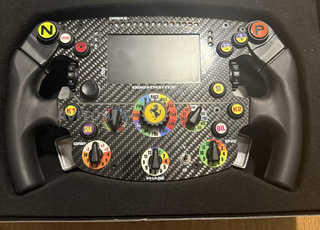 Thrustmaster volant Ferrari et pédalier 