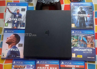 Play station 4 Slim avec jeux 