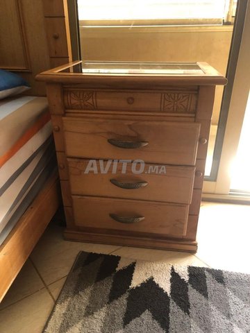 lit une place et un armoire