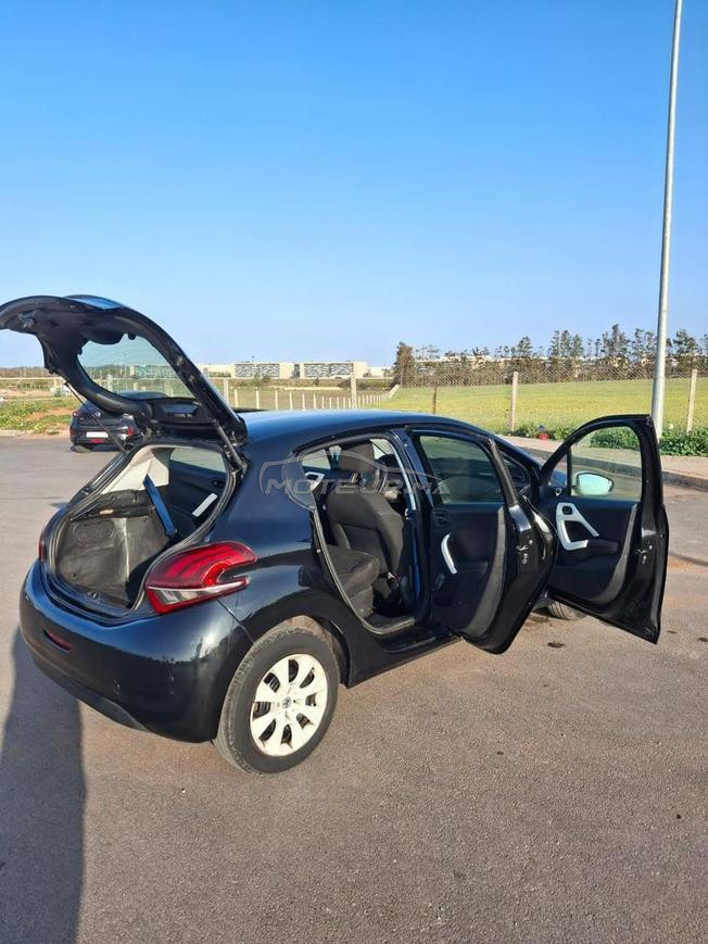 Peugeot 208 modèle 2015 kilométrage 172000