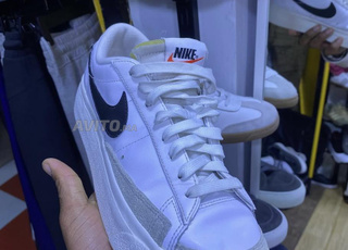 NIKE BLAZER SIZE 40 (25cm)