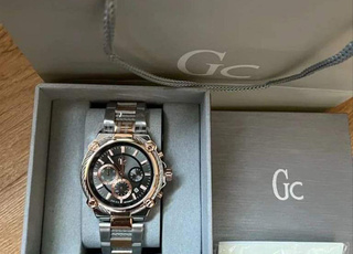 Guess homme chronographe avec la boite 