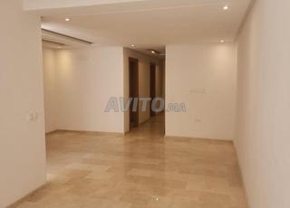 شقة جديدة 90 م² في عين أتيغ