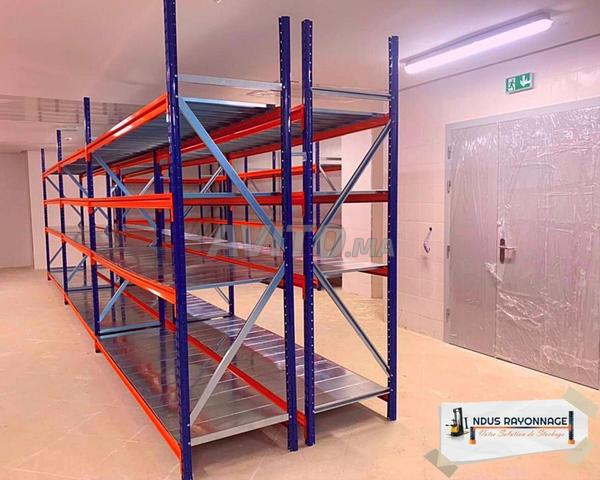 LES ÉTAGÈRES DE STOCKAGE LÉGER ET MI LOURD 