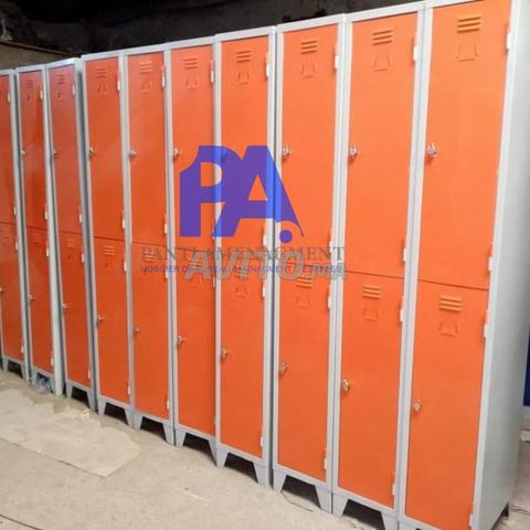 Casier métallique dispo enstock خزانة ملابس معدنية
