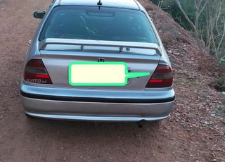 Honda Civic Essence Automatique 2000 à Agadir